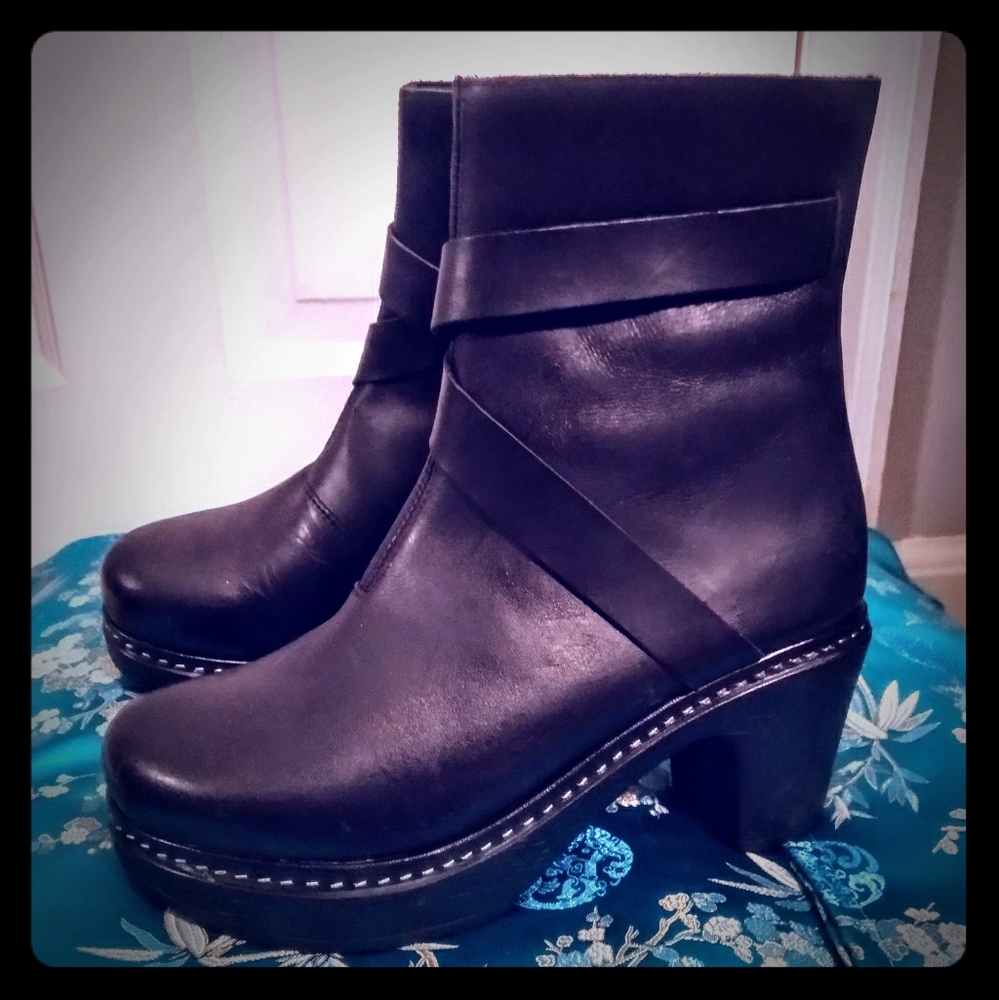 Authentic Stockholm Calou Black leather clog boot